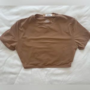 SKIMS FITS EVERYBODY SUPER CROPPED T-SHIRT